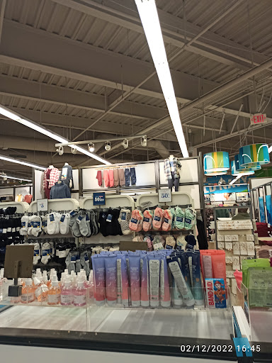 Clothing Store «Old Navy», reviews and photos, 1961 Chain Bridge Rd, McLean, VA 22102, USA