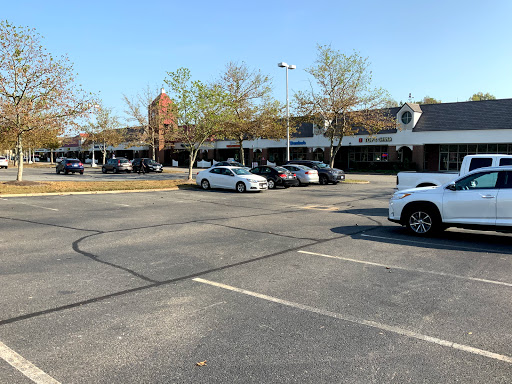 Shopping Mall «Williamsburg Crossing Shopping Center», reviews and photos, 5235 John Tyler Hwy, Williamsburg, VA 23185, USA