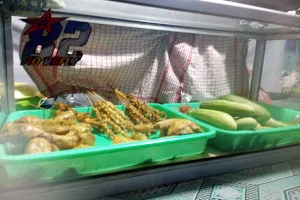 Nasi Uduk Ayam Goreng Mang Dimo image
