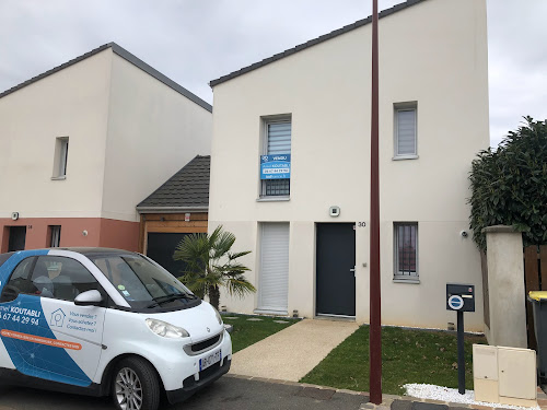 Agence immobilière Amel Koutabli IAD France Agent en immobilier 🏡 Vert-Saint-Denis/Cesson ⭐️⭐️⭐️⭐️⭐️ Vert-Saint-Denis