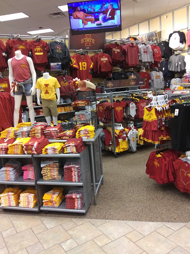 Sporting Goods Store «SCHEELS», reviews and photos, 101 Jordan Creek Pkwy #4000, West Des Moines, IA 50266, USA