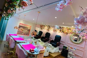 Luxury Nail Spa image