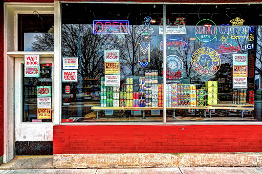 Liquor Store «The Craft Beer Store Libertyville», reviews and photos, 107 W Church St, Libertyville, IL 60048, USA