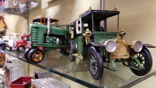 Florist «Exotic Florist & Gifts», reviews and photos, 1909 S Main St, Madisonville, KY 42431, USA