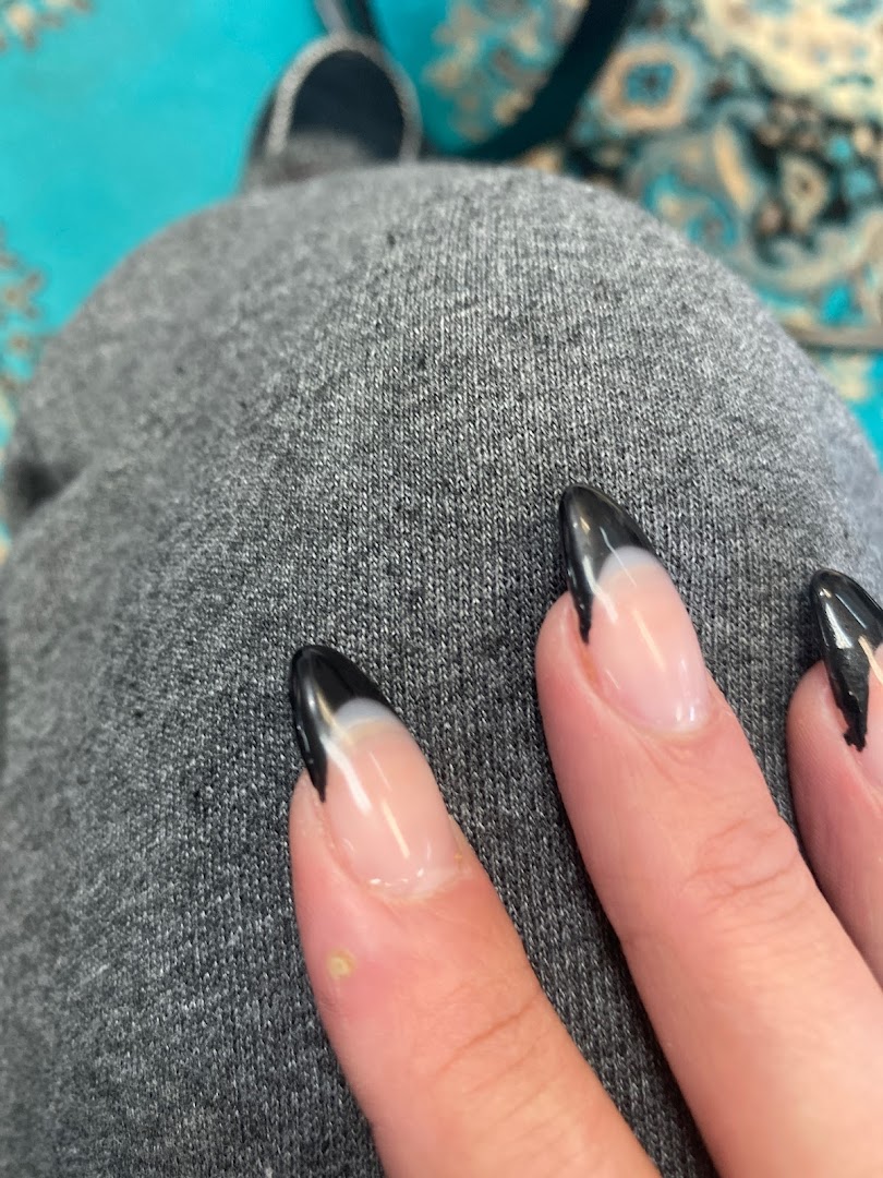 Kim's Classy Nails