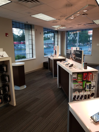 Cell Phone Store «Verizon», reviews and photos, 235 W State St, Herkimer, NY 13350, USA