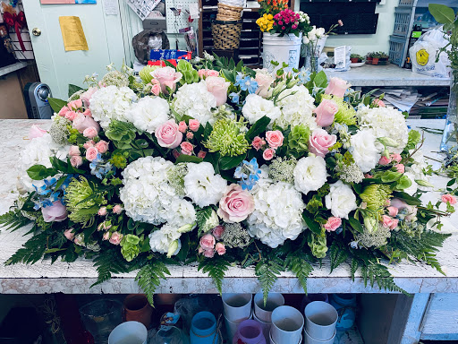 Florist «B&B Flowers and Balloons», reviews and photos, 623 S Pacific Ave, San Pedro, CA 90731, USA