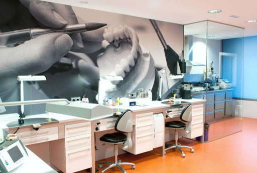 Clinica Dental Binefar | Clinica Chela Implantologia en Binéfar, Huesca
