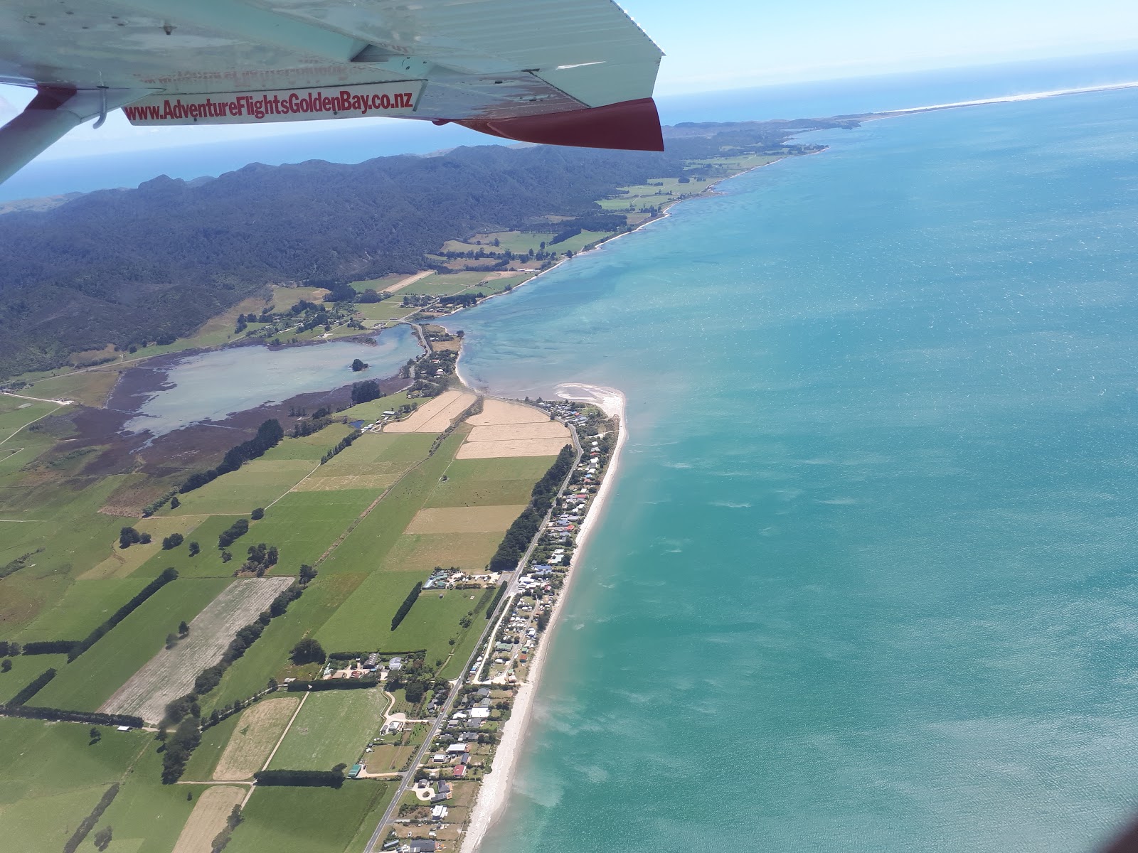 Foto di Pakawau Beach - luogo popolare tra gli intenditori del relax