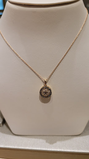 Jewelry Store «Jared The Galleria of Jewelry», reviews and photos, 16070 W Bluemound Rd, Brookfield, WI 53005, USA