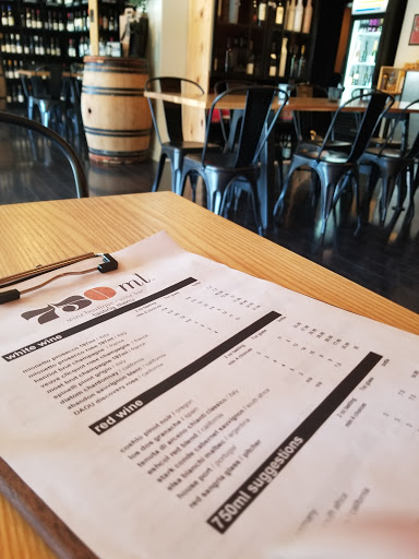 Wine Bar «750ml Wines», reviews and photos, 2287 W Market St, Akron, OH 44313, USA