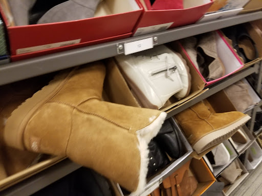 Department Store «Nordstrom Rack Lincoln Park», reviews and photos, 1551 N Sheffield Ave, Chicago, IL 60642, USA