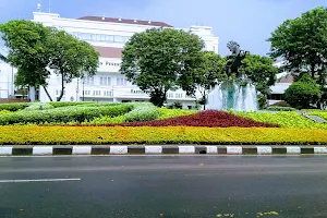 Taman Patung Diponegoro image