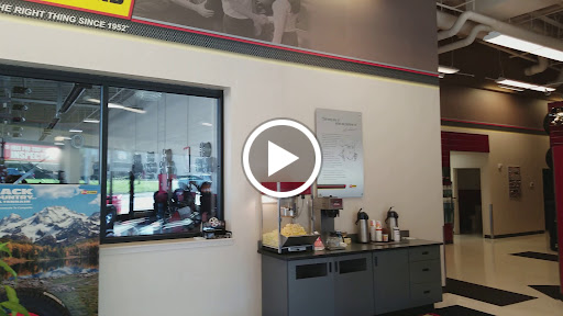 Tire Shop «Les Schwab Tire Center», reviews and photos, 610 E North Bend Way, North Bend, WA 98045, USA