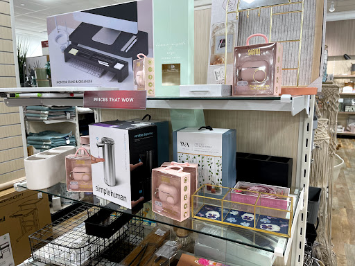 Department Store «Marshalls & HomeGoods», reviews and photos, 200 Petersville Rd, New Rochelle, NY 10801, USA