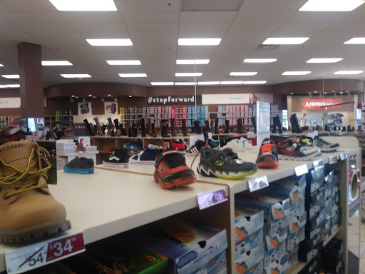 Shoe Store «Famous Footwear», reviews and photos, 1017 Montauk Hwy, Shirley, NY 11967, USA