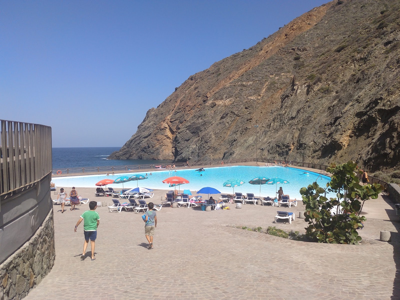 Fotografie cu Playa de Vallehermoso și așezarea