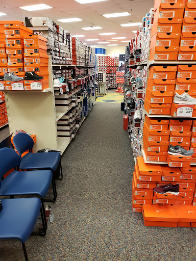 Shoe Store «Shoe Carnival», reviews and photos, 3271 Marketplace Dr, Council Bluffs, IA 51501, USA