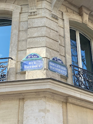 WH Selfinvest à Paris