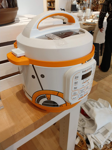 Kitchen Supply Store «Williams-Sonoma», reviews and photos, 9722 Great Hills Trail #150, Austin, TX 78759, USA