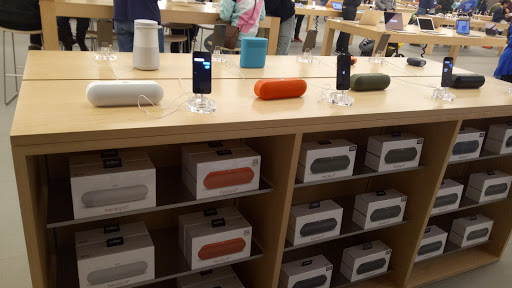 Computer Store «Apple Christiana Mall», reviews and photos, 125 Stanton Christiana Rd, Newark, DE 19702, USA