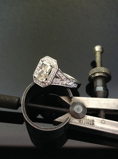 Jewelry Store «Kennington Jewelers», reviews and photos, 7799 N 1st St, Fresno, CA 93720, USA