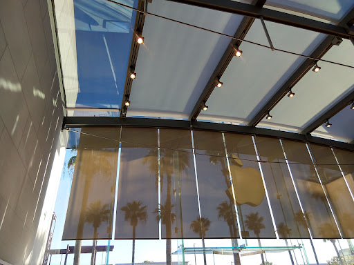 Computer Store «Apple Highland Village», reviews and photos, 4012 Westheimer Rd, Houston, TX 77027, USA