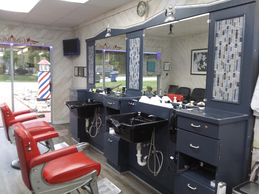 Barber Shop «Golden Razor Barber & Beauty Salon», reviews and photos, 801 Highland Ave, Largo, FL 33770, USA