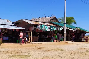 Pan Pet (Kayan Traditional Market) image