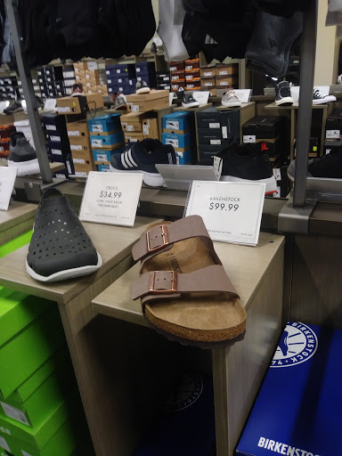 Shoe Store «DSW Designer Shoe Warehouse», reviews and photos, 346 Newnan Crossing Bypass, Newnan, GA 30265, USA