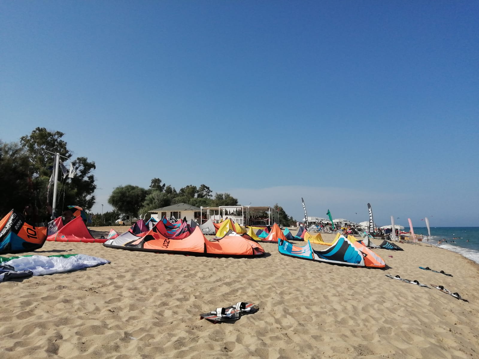 Crotone Long Beach'in fotoğrafı kısmen tatil bölgesi