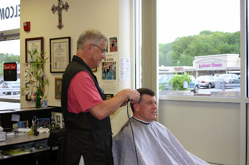 Barber Shop «Colonial Barber Shop», reviews and photos, 211 N Main St, Andover, MA 01810, USA
