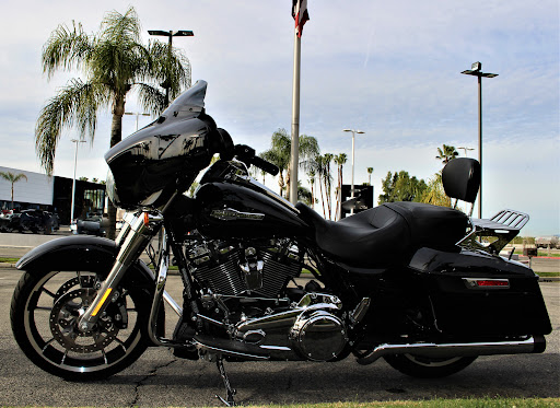 Quaid Harley Davidson image