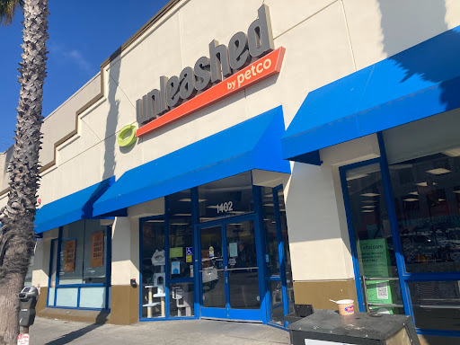 Pet Supply Store «Unleashed by Petco», reviews and photos, 1402 Wilshire Blvd, Santa Monica, CA 90403, USA