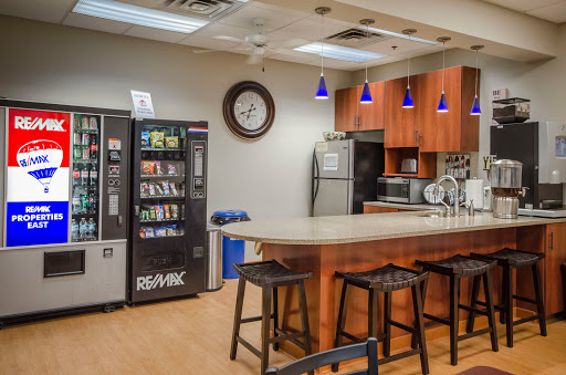 Real Estate Agency «RE/MAX Properties East», reviews and photos, 10525 Timberwood Cir #100, Louisville, KY 40223, USA