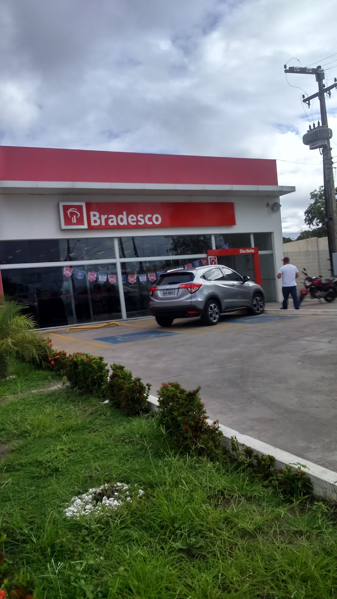 Banco Bradesco Via Expressa-Umaceio