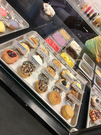 Donut Shop «Peace, Love & Little Donuts», reviews and photos, 100 E Erie St #126, Kent, OH 44240, USA