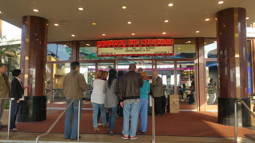 Movie Theater «Edwards Big Newport 6 & RPX», reviews and photos, 300 Newport Center Dr, Newport Beach, CA 92660, USA
