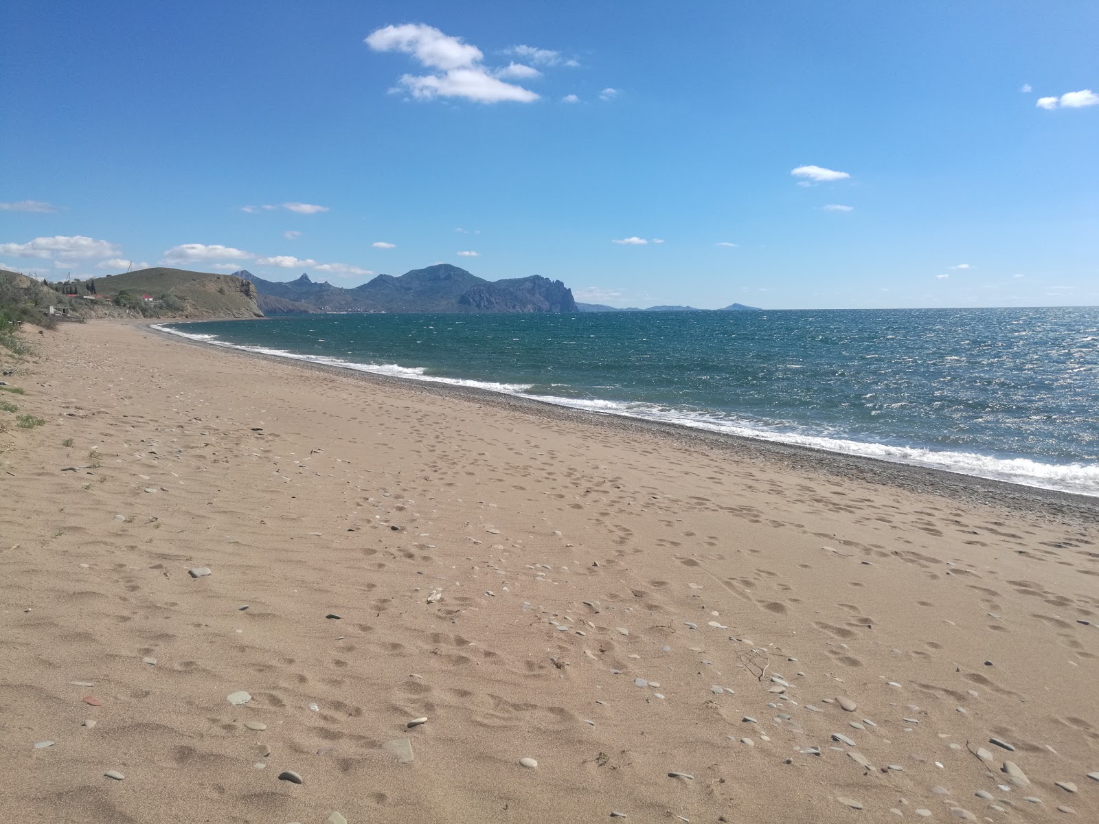 Fotografie cu Izberbash Beach - locul popular printre cunoscătorii de relaxare