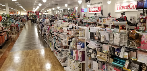 Department Store «T.J. Maxx & HomeGoods», reviews and photos, 111 Taunton St, Plainville, MA 02762, USA