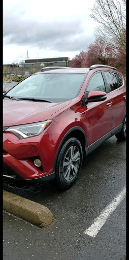 Toyota Dealer «Lithia Toyota of Springfield», reviews and photos, 163 S 9th St, Springfield, OR 97477, USA
