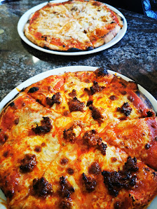 Pizzeria Rosticceria La Madonnina Via Paternum, 88812 Torretta KR, Italia