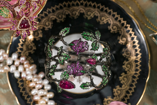 Jewelry Store «Deja & Co. Exquisite Jewels», reviews and photos, 14567 Big Basin Way, Saratoga, CA 95070, USA