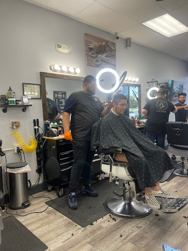 Barber Shop «Clippers Barber Shop», reviews and photos, 3635 Aloma Ave, Oviedo, FL 32765, USA