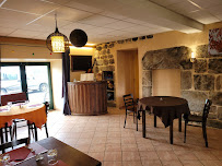 Atmosphère du Restaurant Auberge la Reine des Prés à Lachapelle-Graillouse - n°10