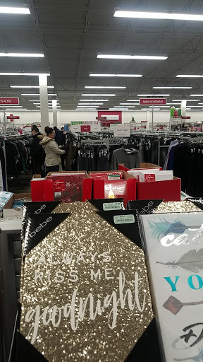 Clothing Store «Burlington Coat Factory», reviews and photos, 3475 Westdale Dr SW, Cedar Rapids, IA 52404, USA