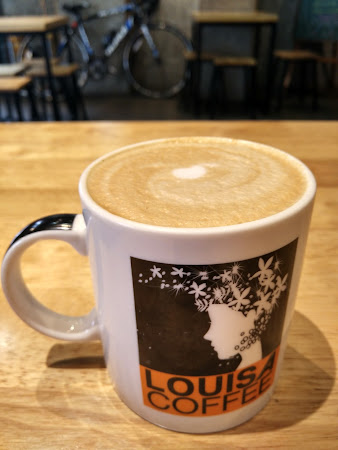 Louisa Coffee Neihu Sanmin