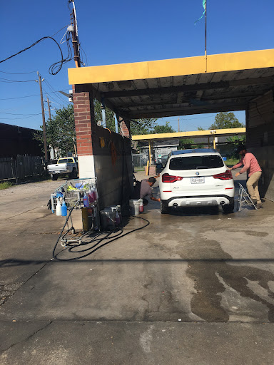 75 Normandy Car Wash en Houston