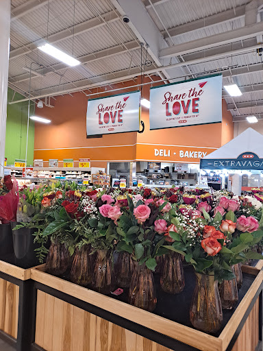 Grocery Store «H-E-B Grocery», reviews and photos, 225 I-35, Pearsall, TX 78061, USA