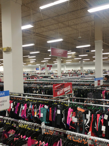 Clothing Store «Burlington Coat Factory», reviews and photos, 30 W Rand Rd, Arlington Heights, IL 60004, USA